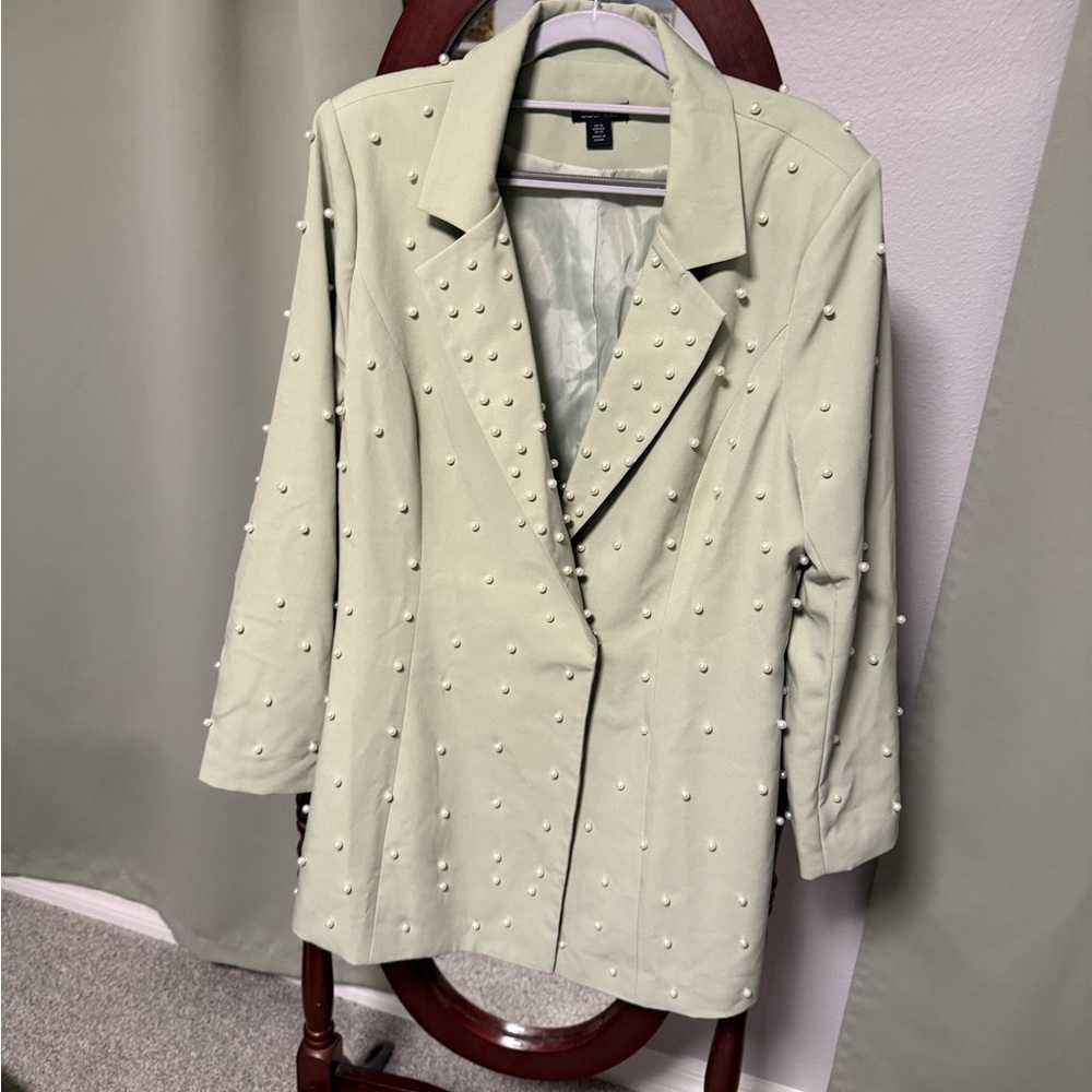 Boohoo Light Green Pearl-Studded Blazer